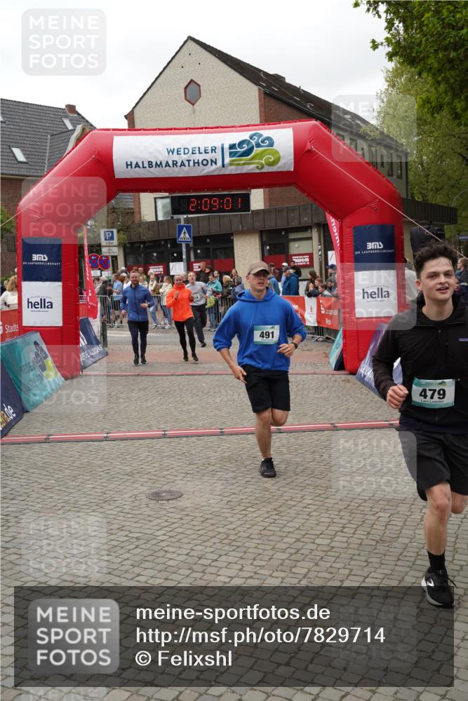 04.05.2025 - 8. Wedeler Halbmarathon Felixshl http://msf.ph/oto/7829714 04.05.2025 12:08:59 Ziel 12, 13, 269, 479, 491, 818 meine-sportfotos.de