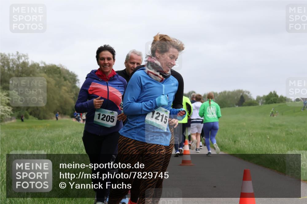 04.05.2025 - 8. Wedeler Halbmarathon Yannick Fuchs http://msf.ph/oto/7829745 04.05.2025 11:17:59 Laufen 1205, 1215 meine-sportfotos.de