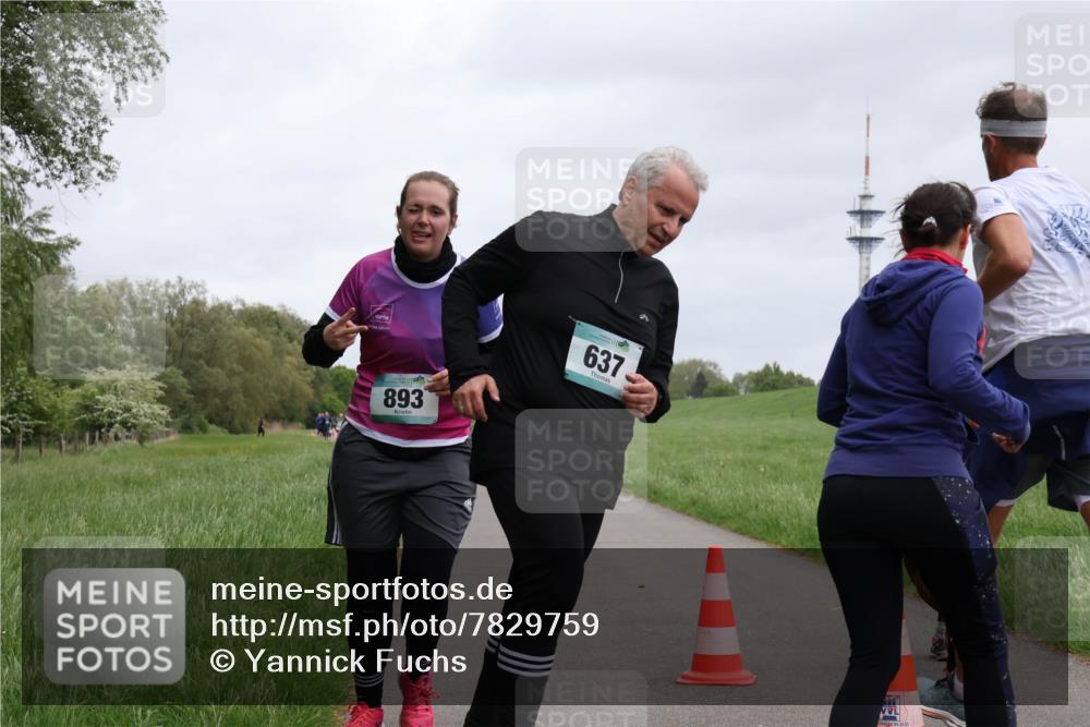 04.05.2025 - 8. Wedeler Halbmarathon Yannick Fuchs http://msf.ph/oto/7829759 04.05.2025 11:18:02 Laufen 893, 637 meine-sportfotos.de