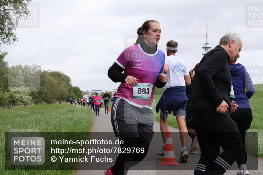 04.05.2025 - 8. Wedeler Halbmarathon Yannick Fuchs http://msf.ph/oto/7829769 04.05.2025 11:18:03 Laufen 893 meine-sportfotos.de