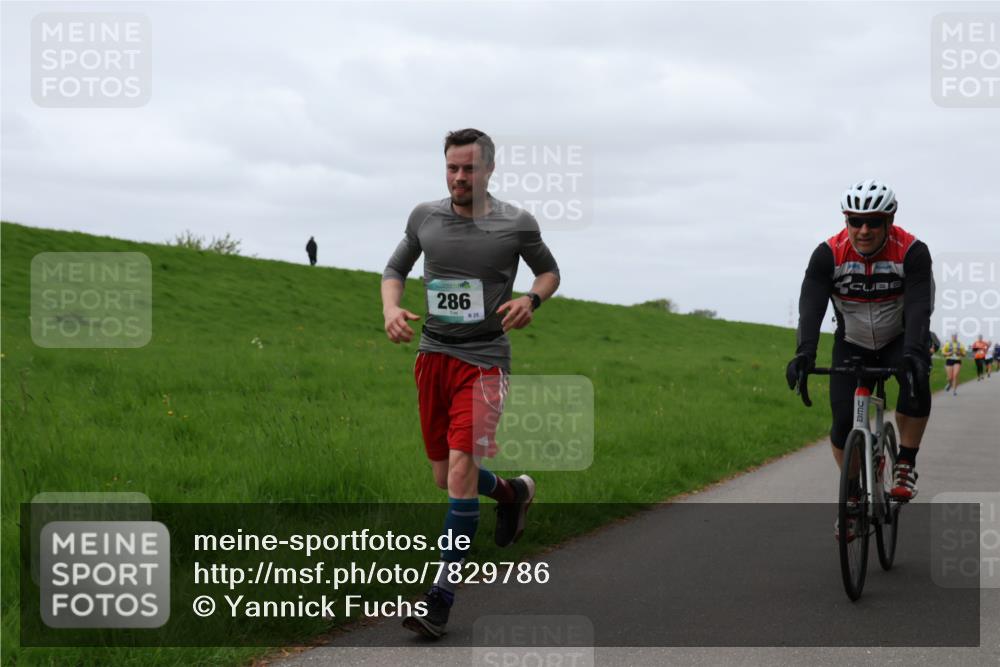 04.05.2025 - 8. Wedeler Halbmarathon Yannick Fuchs http://msf.ph/oto/7829786 04.05.2025 11:37:05 Laufen 286 meine-sportfotos.de