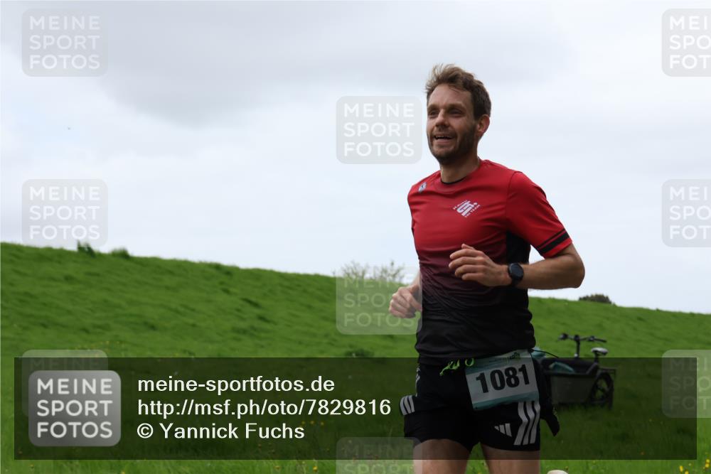 04.05.2025 - 8. Wedeler Halbmarathon Yannick Fuchs http://msf.ph/oto/7829816 04.05.2025 11:18:08 Laufen 20, 1081 meine-sportfotos.de