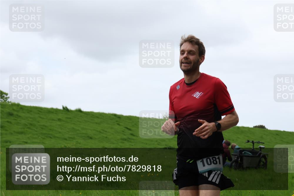 04.05.2025 - 8. Wedeler Halbmarathon Yannick Fuchs http://msf.ph/oto/7829818 04.05.2025 11:18:08 Laufen 1081 meine-sportfotos.de