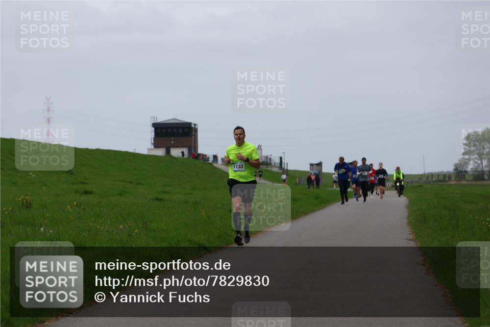 04.05.2025 - 8. Wedeler Halbmarathon Yannick Fuchs http://msf.ph/oto/7829830 04.05.2025 11:18:14 Laufen 1133 meine-sportfotos.de