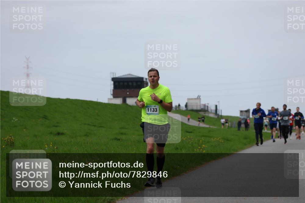04.05.2025 - 8. Wedeler Halbmarathon Yannick Fuchs http://msf.ph/oto/7829846 04.05.2025 11:18:16 Laufen 1133 meine-sportfotos.de