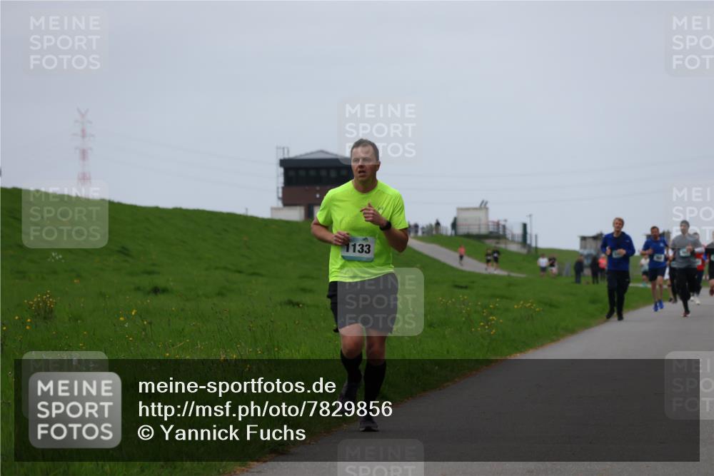 04.05.2025 - 8. Wedeler Halbmarathon Yannick Fuchs http://msf.ph/oto/7829856 04.05.2025 11:18:16 Laufen 1133 meine-sportfotos.de