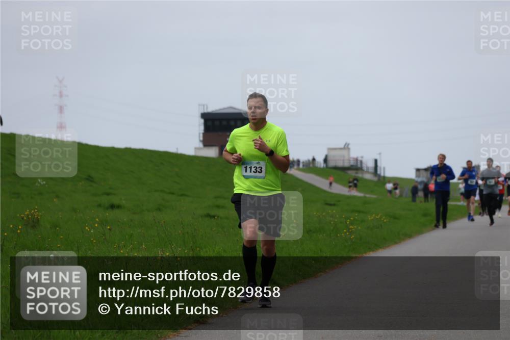 04.05.2025 - 8. Wedeler Halbmarathon Yannick Fuchs http://msf.ph/oto/7829858 04.05.2025 11:18:16 Laufen 1133 meine-sportfotos.de