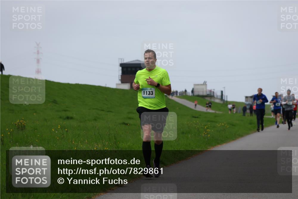 04.05.2025 - 8. Wedeler Halbmarathon Yannick Fuchs http://msf.ph/oto/7829861 04.05.2025 11:18:17 Laufen 1133 meine-sportfotos.de