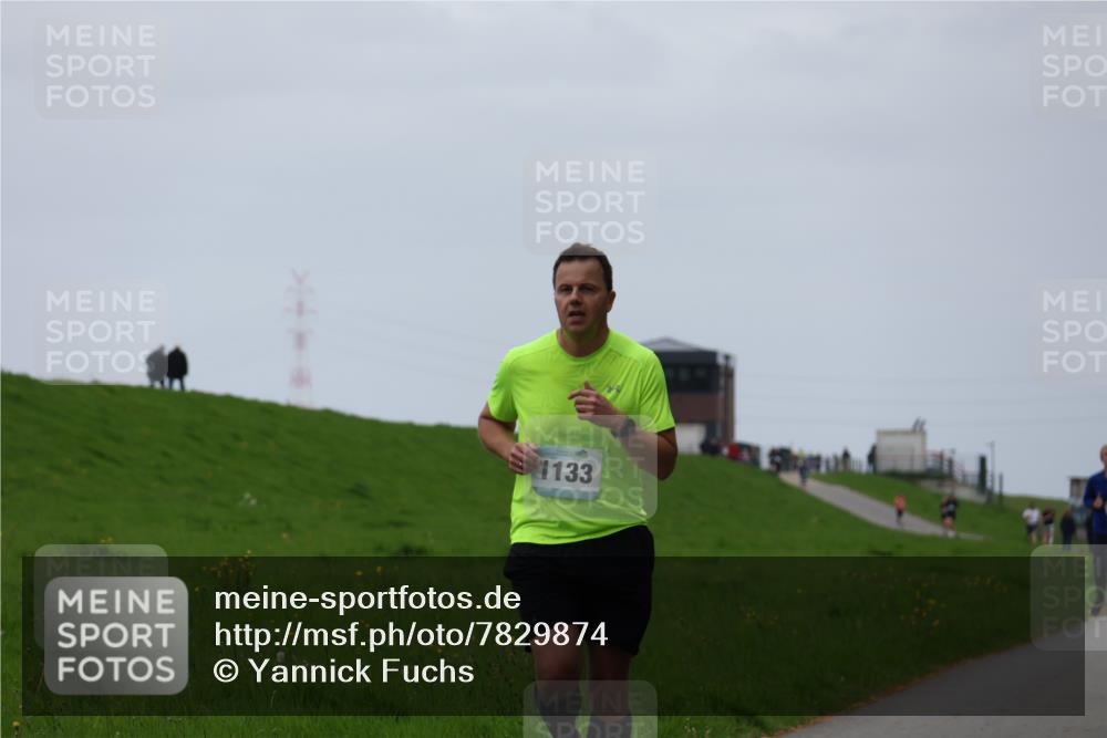 04.05.2025 - 8. Wedeler Halbmarathon Yannick Fuchs http://msf.ph/oto/7829874 04.05.2025 11:18:18 Laufen 1133 meine-sportfotos.de