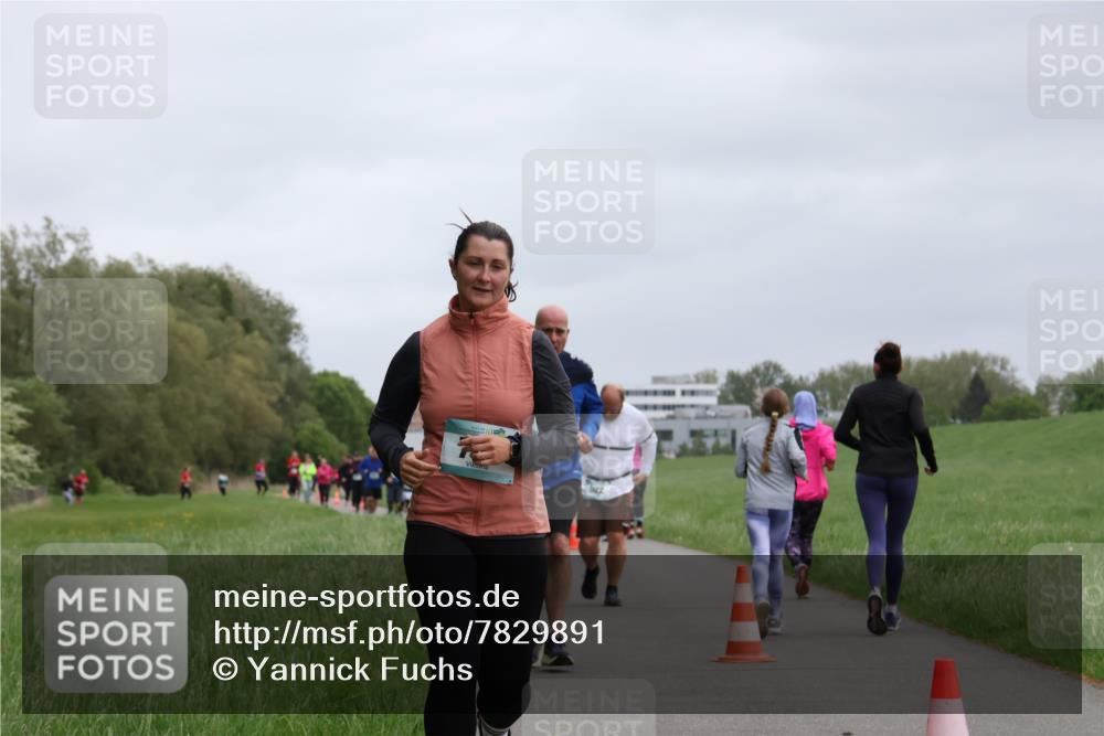 04.05.2025 - 8. Wedeler Halbmarathon Yannick Fuchs http://msf.ph/oto/7829891 04.05.2025 11:18:23 Laufen  meine-sportfotos.de
