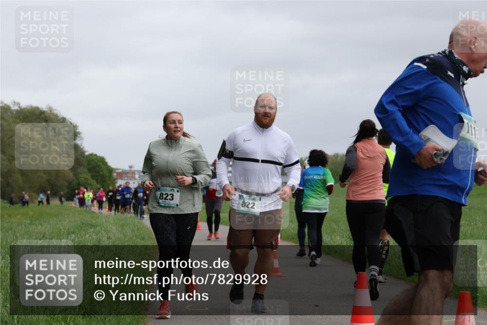 04.05.2025 - 8. Wedeler Halbmarathon Yannick Fuchs http://msf.ph/oto/7829928 04.05.2025 11:18:29 Laufen 823, 822, 111 meine-sportfotos.de
