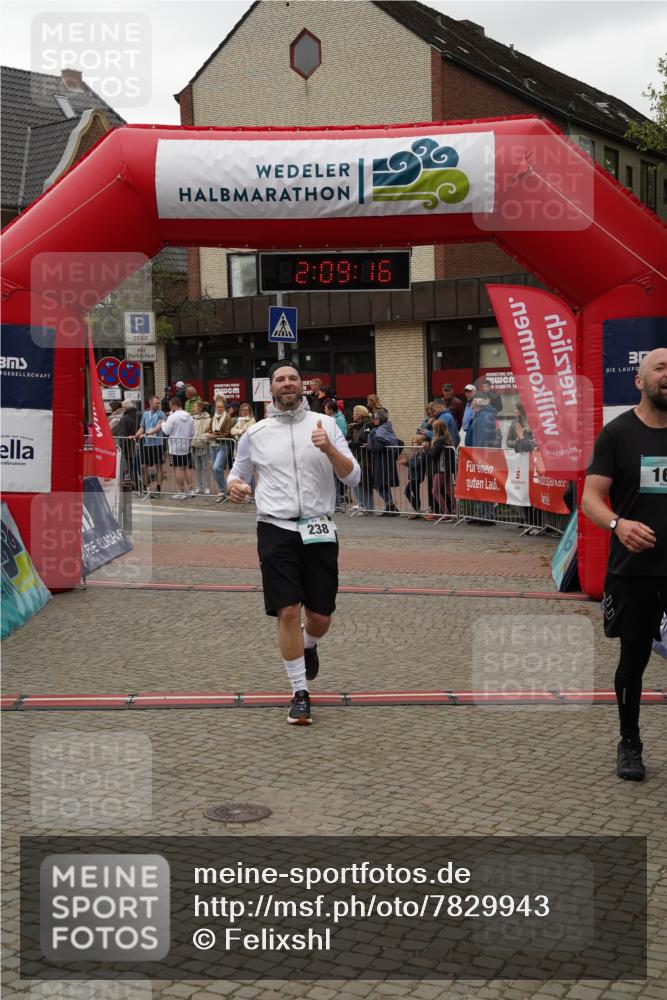 04.05.2025 - 8. Wedeler Halbmarathon Felixshl http://msf.ph/oto/7829943 04.05.2025 12:09:14 Ziel 118, 121, 160, 238 meine-sportfotos.de