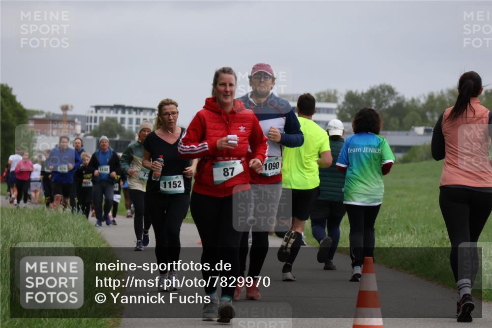 04.05.2025 - 8. Wedeler Halbmarathon Yannick Fuchs http://msf.ph/oto/7829970 04.05.2025 11:18:33 Laufen 11132, 87, 1090, 1152 meine-sportfotos.de