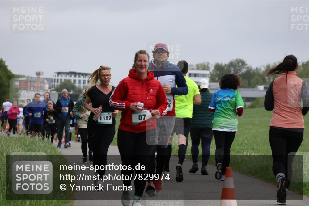 04.05.2025 - 8. Wedeler Halbmarathon Yannick Fuchs http://msf.ph/oto/7829974 04.05.2025 11:18:33 Laufen 1152, 87 meine-sportfotos.de