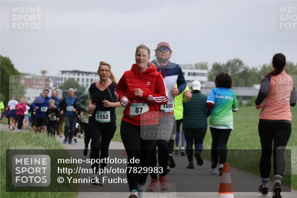 04.05.2025 - 8. Wedeler Halbmarathon Yannick Fuchs http://msf.ph/oto/7829983 04.05.2025 11:18:33 Laufen 090, 87, 1152 meine-sportfotos.de