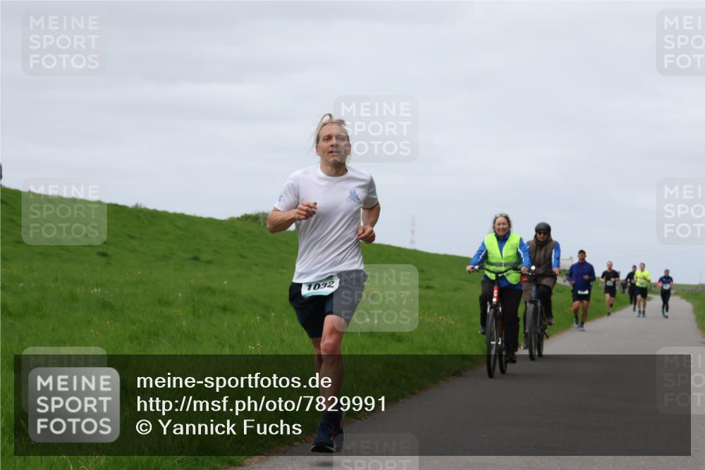 04.05.2025 - 8. Wedeler Halbmarathon Yannick Fuchs http://msf.ph/oto/7829991 04.05.2025 11:37:27 Laufen 1032 meine-sportfotos.de