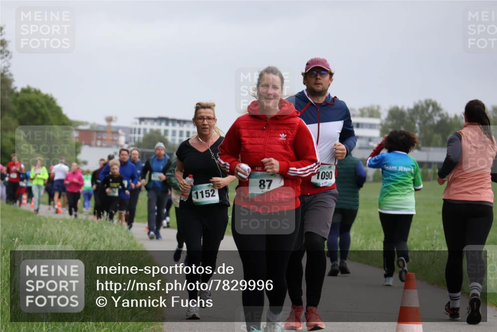 04.05.2025 - 8. Wedeler Halbmarathon Yannick Fuchs http://msf.ph/oto/7829996 04.05.2025 11:18:34 Laufen 1152, 87, 1090, 158 meine-sportfotos.de
