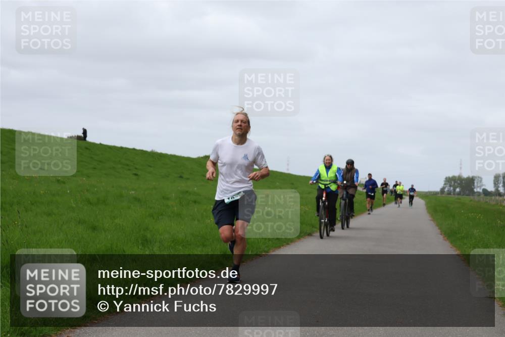 04.05.2025 - 8. Wedeler Halbmarathon Yannick Fuchs http://msf.ph/oto/7829997 04.05.2025 11:37:27 Laufen 10 meine-sportfotos.de