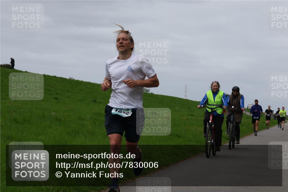 04.05.2025 - 8. Wedeler Halbmarathon Yannick Fuchs http://msf.ph/oto/7830006 04.05.2025 11:37:27 Laufen 1032 meine-sportfotos.de