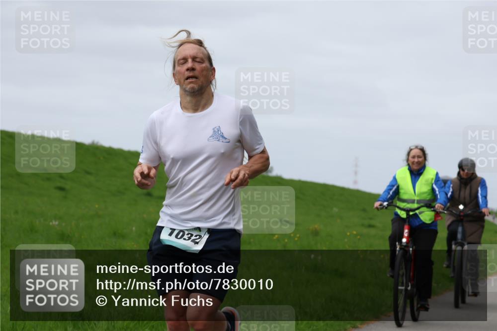 04.05.2025 - 8. Wedeler Halbmarathon Yannick Fuchs http://msf.ph/oto/7830010 04.05.2025 11:37:27 Laufen 1032 meine-sportfotos.de