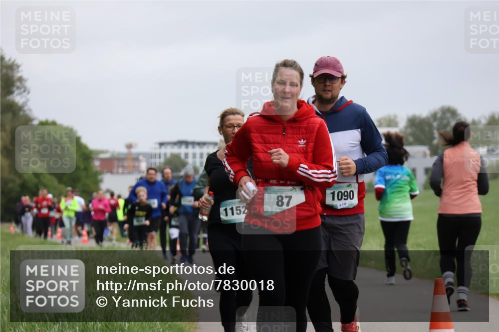 04.05.2025 - 8. Wedeler Halbmarathon Yannick Fuchs http://msf.ph/oto/7830018 04.05.2025 11:18:35 Laufen 1152, 87, 1090, 158 meine-sportfotos.de