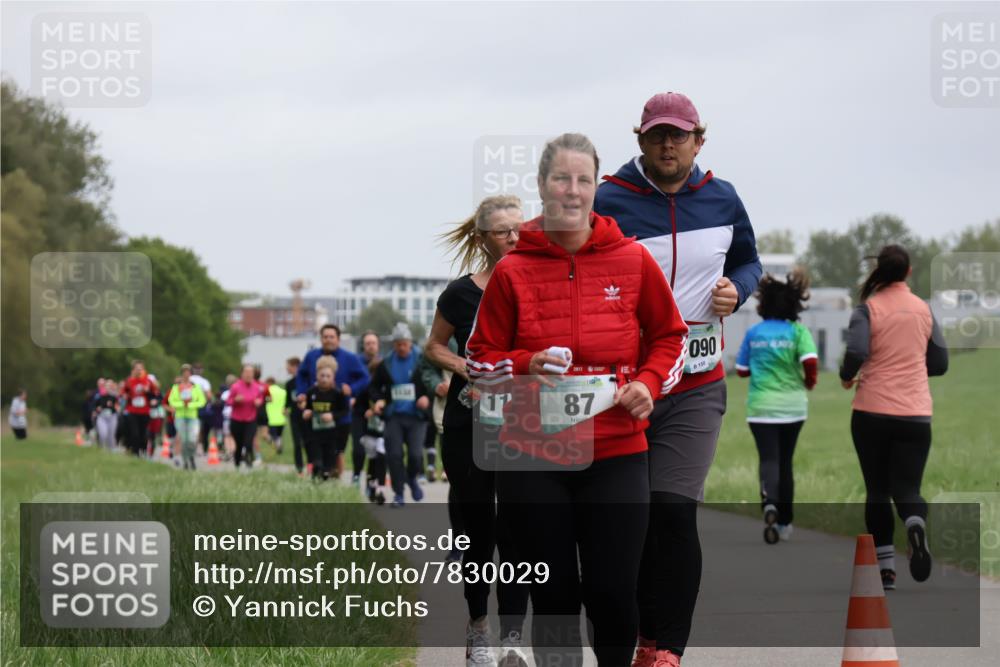 04.05.2025 - 8. Wedeler Halbmarathon Yannick Fuchs http://msf.ph/oto/7830029 04.05.2025 11:18:35 Laufen 44, 2017, 090, 158, 17, 87 meine-sportfotos.de