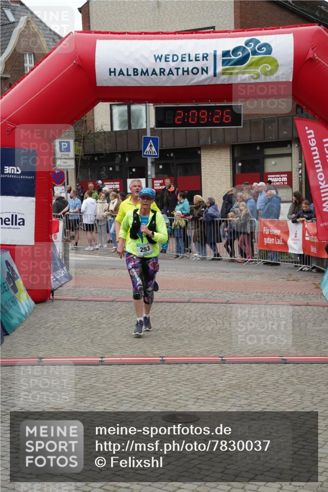 04.05.2025 - 8. Wedeler Halbmarathon Felixshl http://msf.ph/oto/7830037 04.05.2025 12:09:24 Ziel 36, 253 meine-sportfotos.de