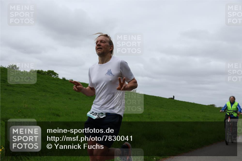 04.05.2025 - 8. Wedeler Halbmarathon Yannick Fuchs http://msf.ph/oto/7830041 04.05.2025 11:37:29 Laufen  meine-sportfotos.de