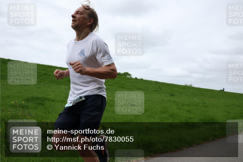 04.05.2025 - 8. Wedeler Halbmarathon Yannick Fuchs http://msf.ph/oto/7830055 04.05.2025 11:37:29 Laufen  meine-sportfotos.de