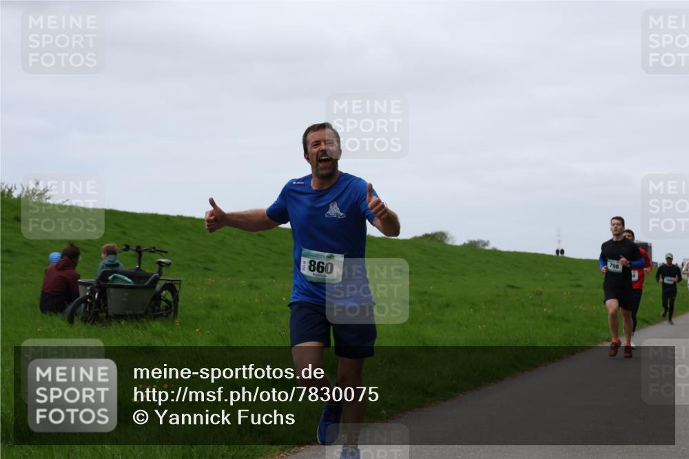 04.05.2025 - 8. Wedeler Halbmarathon Yannick Fuchs http://msf.ph/oto/7830075 04.05.2025 11:18:44 Laufen 860, 798 meine-sportfotos.de