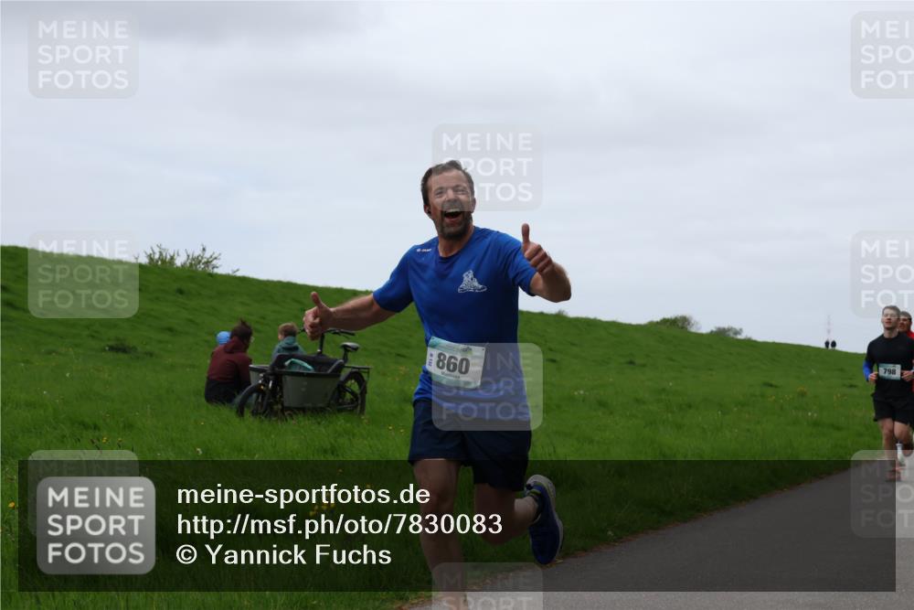 04.05.2025 - 8. Wedeler Halbmarathon Yannick Fuchs http://msf.ph/oto/7830083 04.05.2025 11:18:44 Laufen 860, 798 meine-sportfotos.de