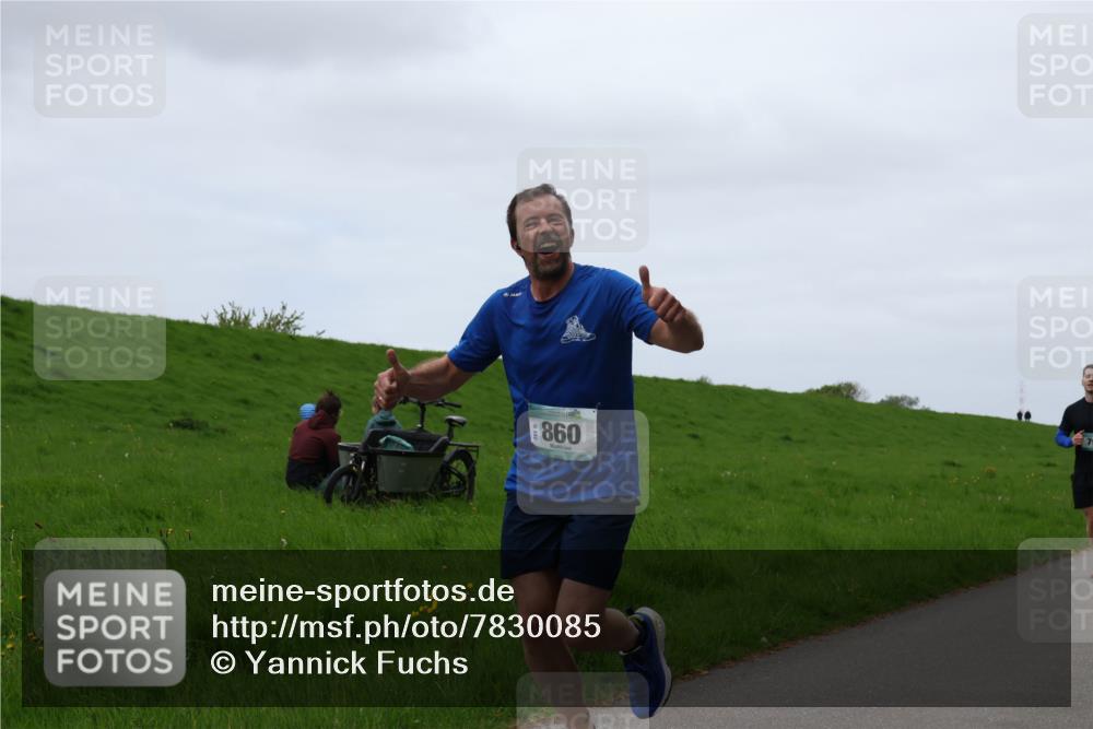 04.05.2025 - 8. Wedeler Halbmarathon Yannick Fuchs http://msf.ph/oto/7830085 04.05.2025 11:18:44 Laufen 860 meine-sportfotos.de