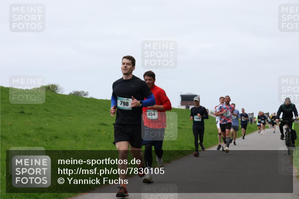 04.05.2025 - 8. Wedeler Halbmarathon Yannick Fuchs http://msf.ph/oto/7830105 04.05.2025 11:18:45 Laufen 798, 454, 1006, 59 meine-sportfotos.de