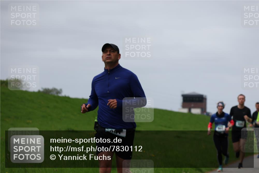 04.05.2025 - 8. Wedeler Halbmarathon Yannick Fuchs http://msf.ph/oto/7830112 04.05.2025 11:37:36 Laufen 326 meine-sportfotos.de