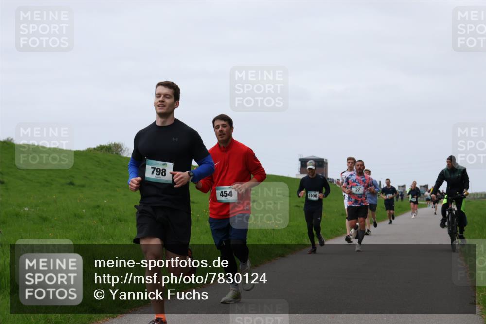 04.05.2025 - 8. Wedeler Halbmarathon Yannick Fuchs http://msf.ph/oto/7830124 04.05.2025 11:18:46 Laufen 798, 454, 1006, 27 meine-sportfotos.de