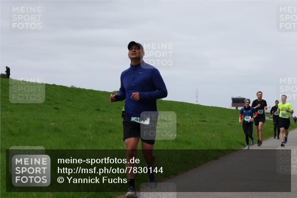 04.05.2025 - 8. Wedeler Halbmarathon Yannick Fuchs http://msf.ph/oto/7830144 04.05.2025 11:37:37 Laufen 960, 325, 935 meine-sportfotos.de