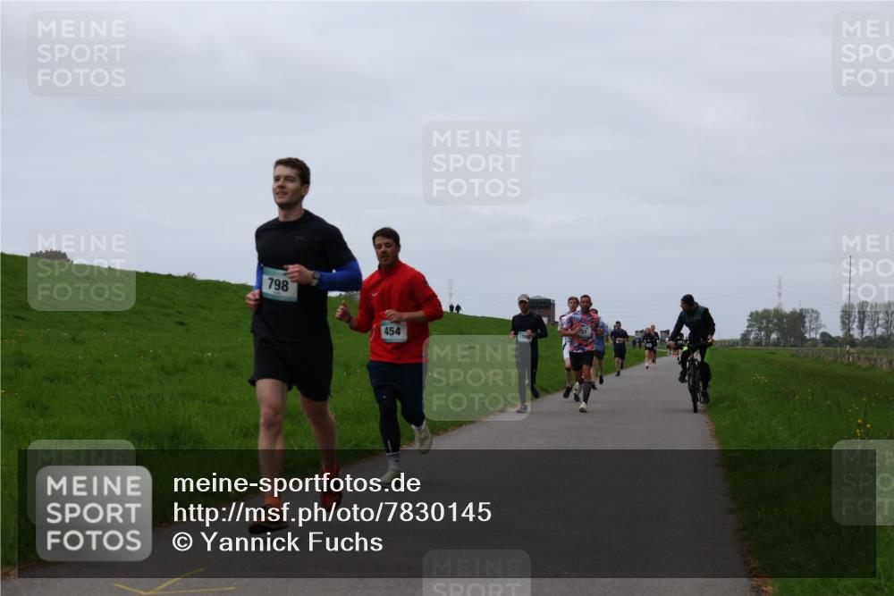 04.05.2025 - 8. Wedeler Halbmarathon Yannick Fuchs http://msf.ph/oto/7830145 04.05.2025 11:18:47 Laufen 798, 454 meine-sportfotos.de