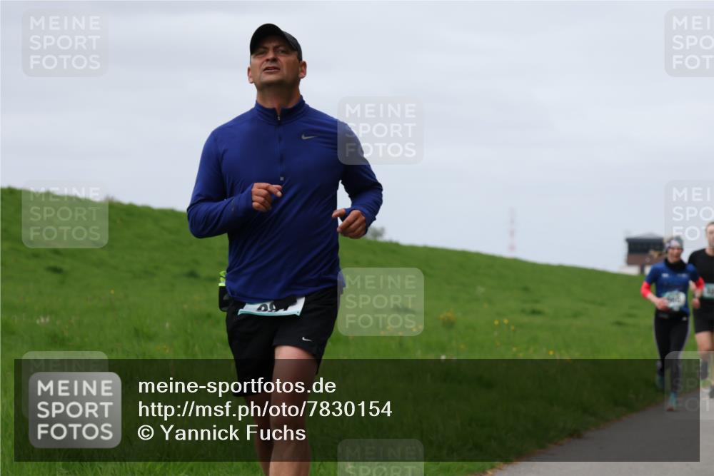 04.05.2025 - 8. Wedeler Halbmarathon Yannick Fuchs http://msf.ph/oto/7830154 04.05.2025 11:37:37 Laufen  meine-sportfotos.de