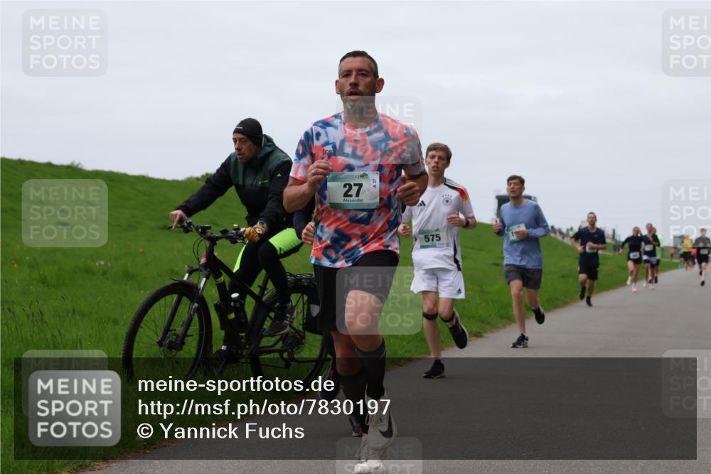04.05.2025 - 8. Wedeler Halbmarathon Yannick Fuchs http://msf.ph/oto/7830197 04.05.2025 11:18:51 Laufen 27, 37, 575 meine-sportfotos.de