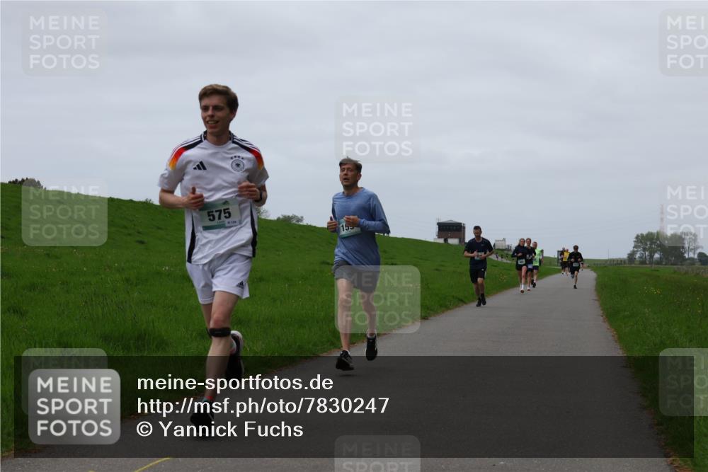04.05.2025 - 8. Wedeler Halbmarathon Yannick Fuchs http://msf.ph/oto/7830247 04.05.2025 11:18:53 Laufen 575 meine-sportfotos.de