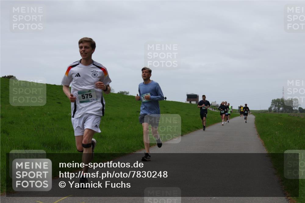 04.05.2025 - 8. Wedeler Halbmarathon Yannick Fuchs http://msf.ph/oto/7830248 04.05.2025 11:18:53 Laufen 575 meine-sportfotos.de