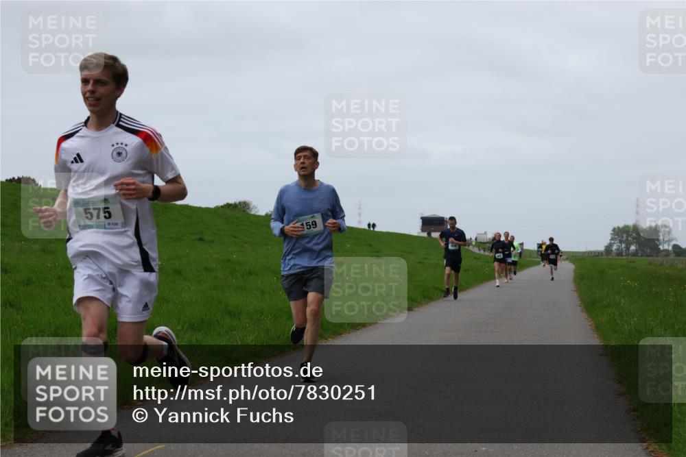 04.05.2025 - 8. Wedeler Halbmarathon Yannick Fuchs http://msf.ph/oto/7830251 04.05.2025 11:18:53 Laufen 575, 128, 159 meine-sportfotos.de