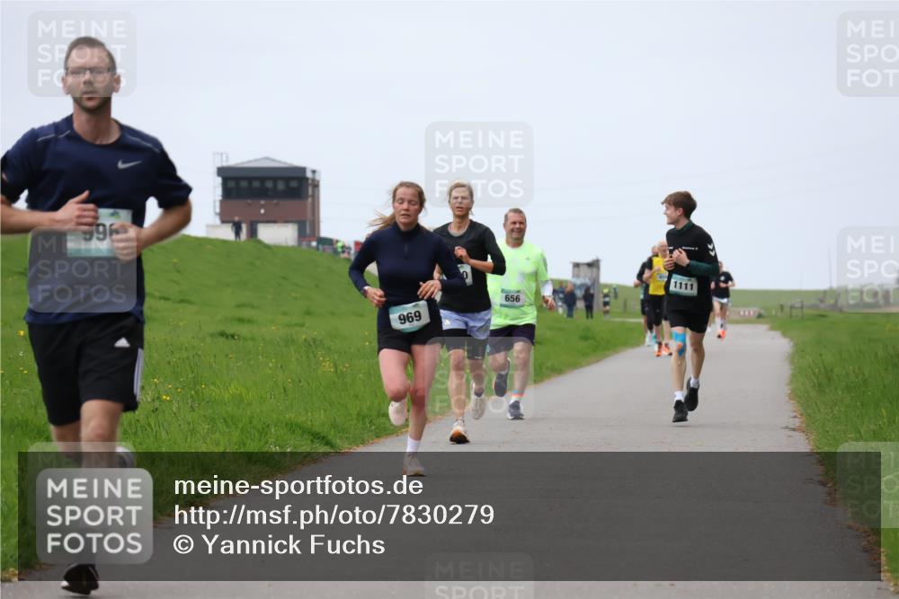 04.05.2025 - 8. Wedeler Halbmarathon Yannick Fuchs http://msf.ph/oto/7830279 04.05.2025 11:18:57 Laufen 996, 969, 656, 1111 meine-sportfotos.de