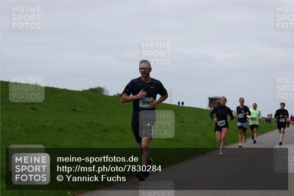 04.05.2025 - 8. Wedeler Halbmarathon Yannick Fuchs http://msf.ph/oto/7830284 04.05.2025 11:18:58 Laufen 996, 969, 1130, 1111 meine-sportfotos.de