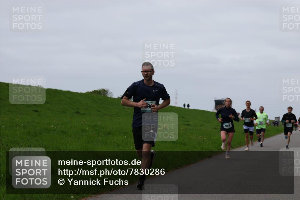 04.05.2025 - 8. Wedeler Halbmarathon Yannick Fuchs http://msf.ph/oto/7830286 04.05.2025 11:18:59 Laufen 96, 969, 1130, 1111 meine-sportfotos.de
