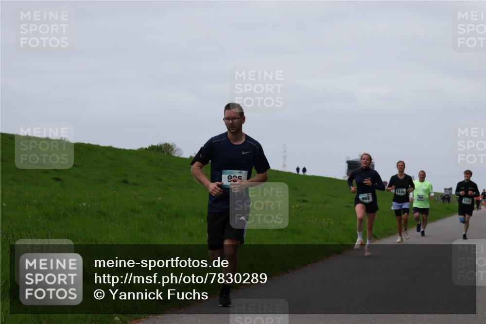 04.05.2025 - 8. Wedeler Halbmarathon Yannick Fuchs http://msf.ph/oto/7830289 04.05.2025 11:18:59 Laufen 969, 1130, 1111 meine-sportfotos.de