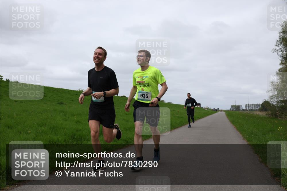 04.05.2025 - 8. Wedeler Halbmarathon Yannick Fuchs http://msf.ph/oto/7830290 04.05.2025 11:37:45 Laufen 935 meine-sportfotos.de