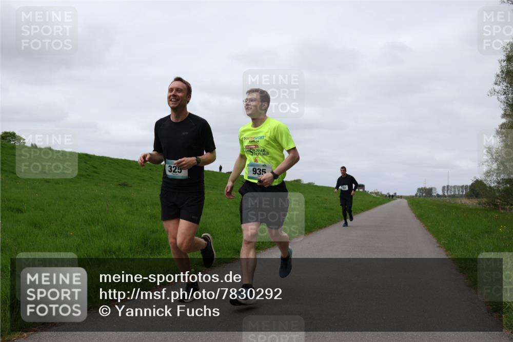 04.05.2025 - 8. Wedeler Halbmarathon Yannick Fuchs http://msf.ph/oto/7830292 04.05.2025 11:37:45 Laufen 325, 935 meine-sportfotos.de