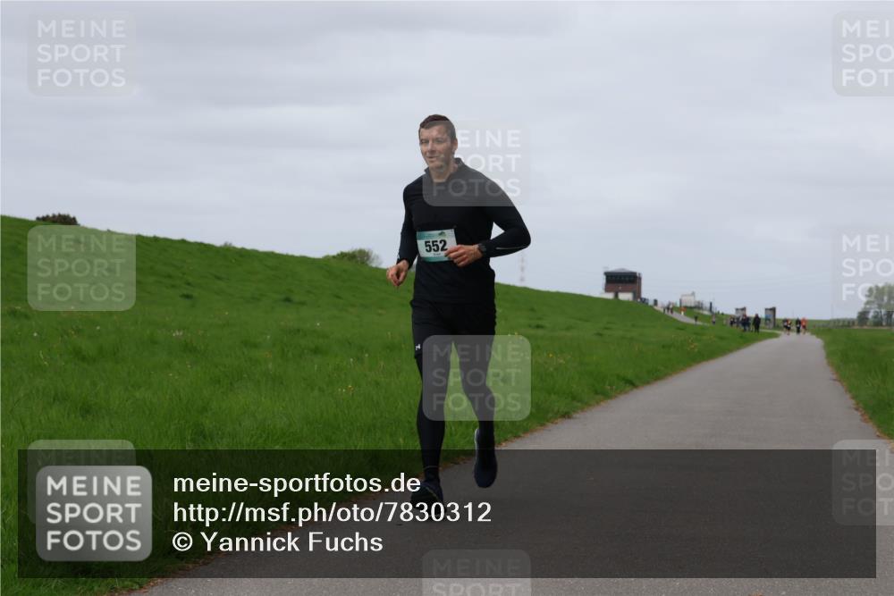 04.05.2025 - 8. Wedeler Halbmarathon Yannick Fuchs http://msf.ph/oto/7830312 04.05.2025 11:37:47 Laufen 552 meine-sportfotos.de