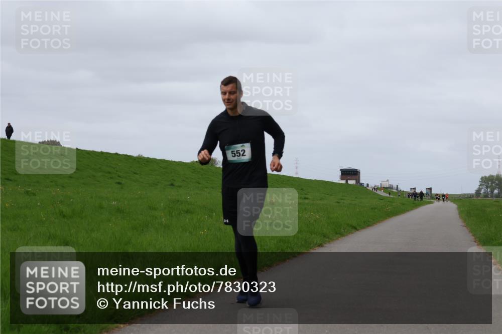 04.05.2025 - 8. Wedeler Halbmarathon Yannick Fuchs http://msf.ph/oto/7830323 04.05.2025 11:37:47 Laufen 552 meine-sportfotos.de